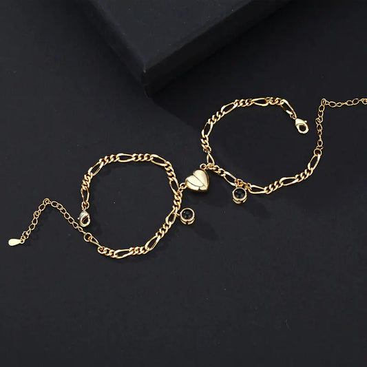 "Couple Bracelet with Simple Projection in 100 Languages"